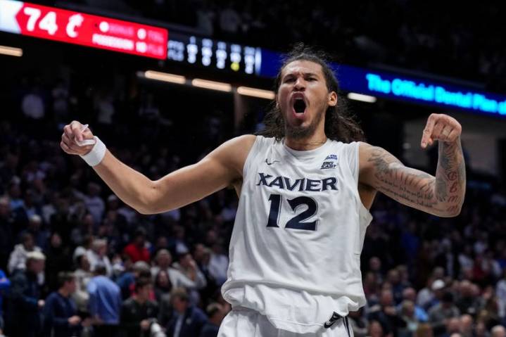 Red-hot Tre Carroll guides Xavier against Missouri State
