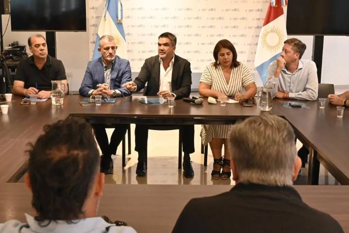 Los gremios estatales fueron recibidos por Facundo Torres Lima y David Consalvi en la Legislatura