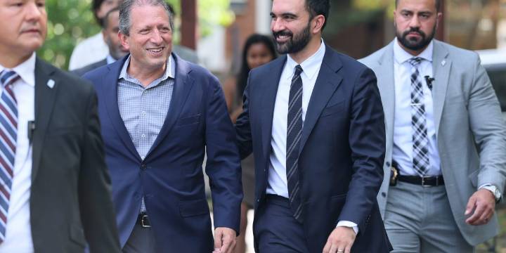 Brad Lander, with backing from Sanders and Mamdani, takes fight to Levi Strauss heir in lower Manhattan