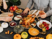 ¿Cómo planear tus cenas decembrinas? Tips para gastar menos