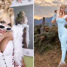 La Barbie colombiana celebra su cirugía estética más reciente.