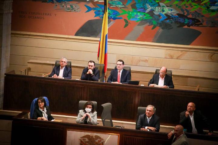 Oposición se molesta con el Gobierno por presunta manipulación del debate de la reforma tributaria