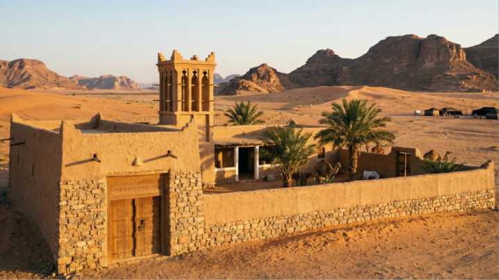 Ni aire acondicionado ni ventiladores: el truco que usan en Arabia Saudita para enfriar casas en el desierto