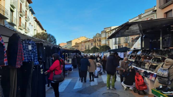 El centro de Graus acoge este sábado la tradicional Feria de Santa Lucía