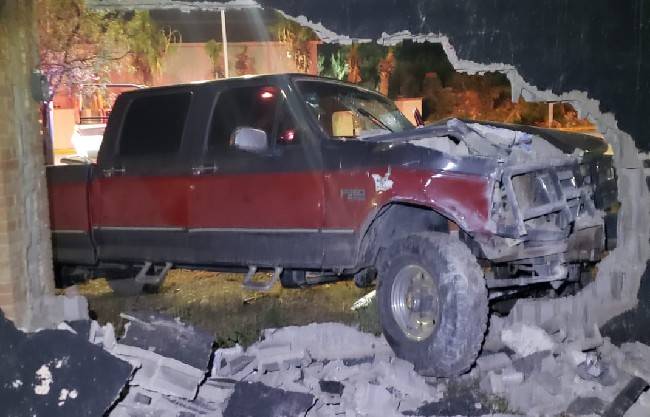 Provoca accidente a la entrada de la ciudad
