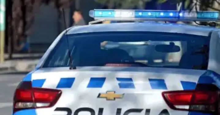 Violencia de género: una joven de 19 años fue apuñalada por su ex en Centenario frente a su bebé