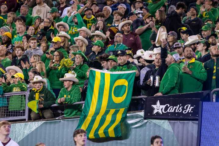 What to do around Eugene? Oregon Ducks fans speak up after James Madison fan asks