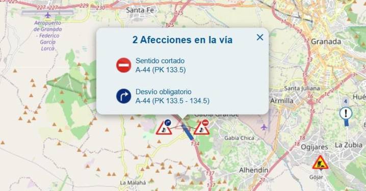 La A-44, cortada en sentido Jaén por el vuelco de un camión a la altura de Las Gabias