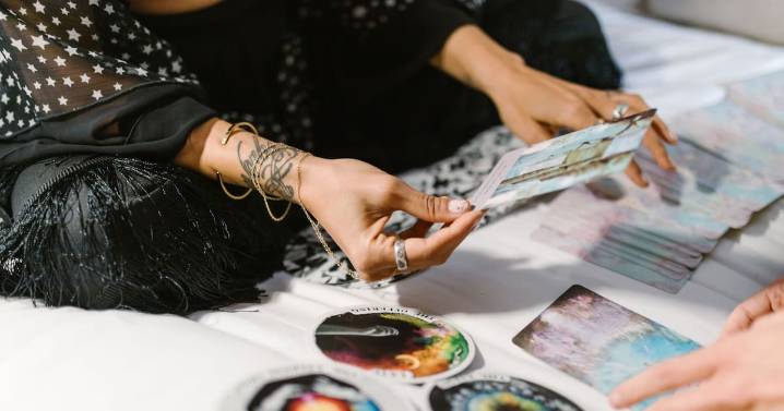 Horóscopo lunes 8 de diciembre: predicciones diarias para todos los signos