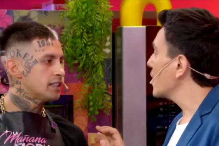 L-Gante enfrentó a un periodista en el programa de Moria Casán, lo insultó y dejó un tenso cruce en vivo