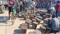 Lack of Traders at Jaggery Market in Kheroni Erupts Tension