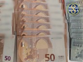 Encuentran un sobre con una "importante cantidad de dinero" y buscan a su dueño