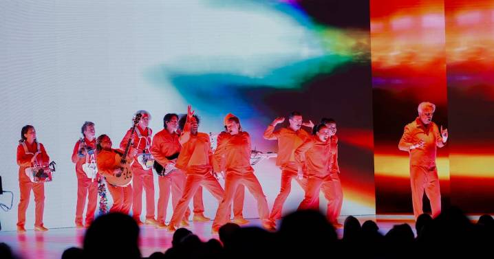 David Byrne brings mix of quirky art and music to the Fox Theatre