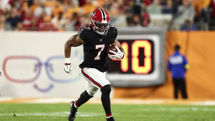 Bijan Robinson's TD draws Falcons to within 28