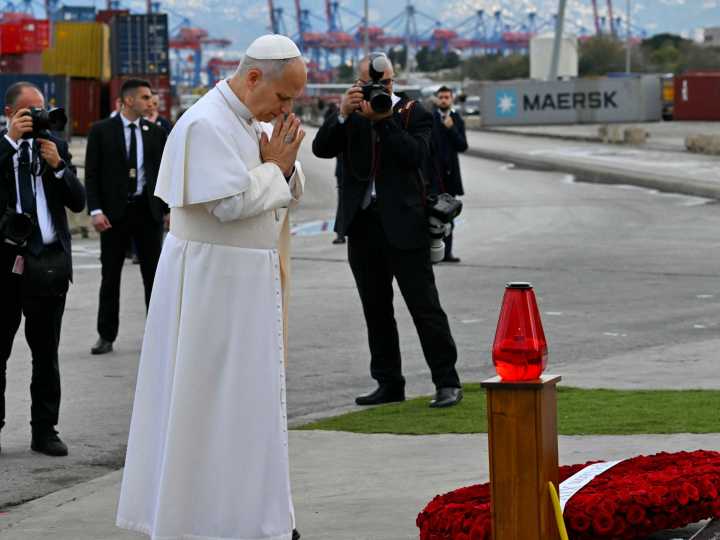 Pope Leo wraps up Lebanon visit with prayers at site of Beirut port blast