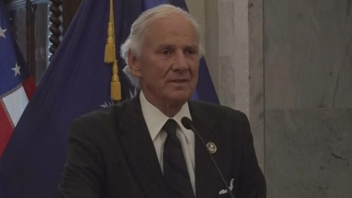 SC governor halts issuing some state contracts claiming two laws are unconstitutional