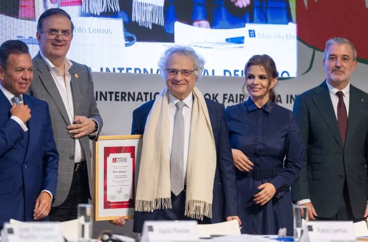 Amin Maalouf sacude a la FIL Guadalajara 2025: “La literatura es más indispensable que nunca”