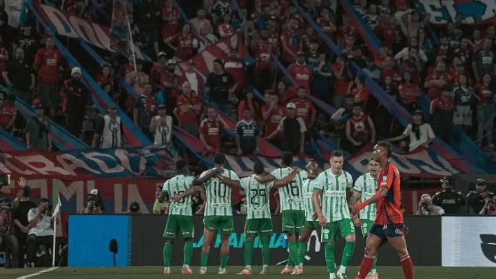 ¿No necesito que estés arriba, para quererte glorioso DIM?: Ni mil hinchas rojos han comprado boleta pal clásico