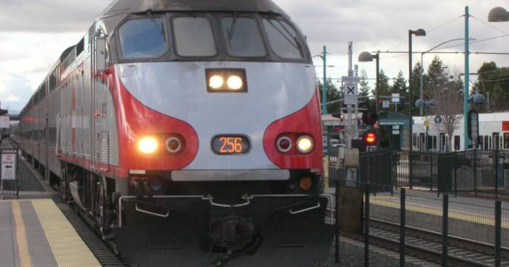 Castro Street project to end vehicle traffic at Mountain View Caltrain tracks
