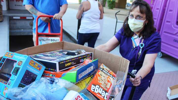 Colectas de juguetes y comida en Arizona durante diciembre 2025