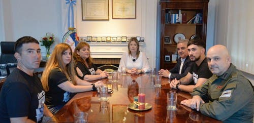 A un año de la detención ilegal de Nahuel Gallo en Venezuela, la ministra de Seguridad recibió a la familia y prometió más gestiones para su liberación