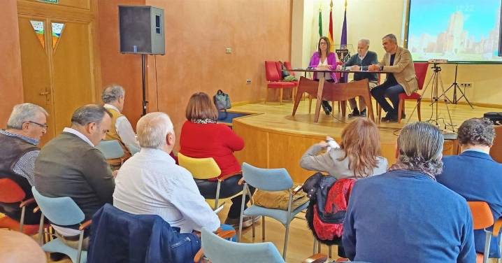 El Ayuntamiento de Jaén presenta el avance del PGOM al CES para recoger sugerencias