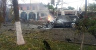 Explosión de coche bomba deja al menos dos muertos y varios heridos en Coahuayana, Michoacán