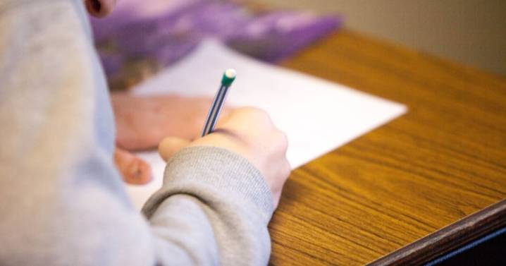 Con más de 300 mil personas inscritas, hoy comienza la rendición de la PAES Regular 2025