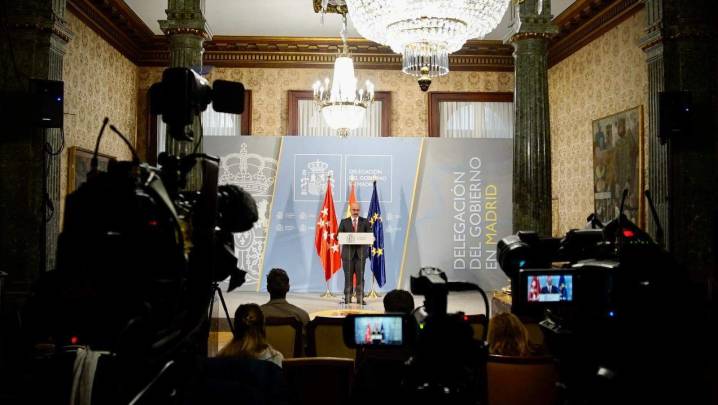 El Gobierno activa un despliegue de 1.200 agentes diarios en Navidad y alerta de la falta de información del Ayuntamiento para planificar las uvas en Sol