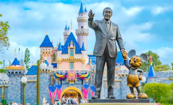 Disneyland llega a América Latina con un parque navideño