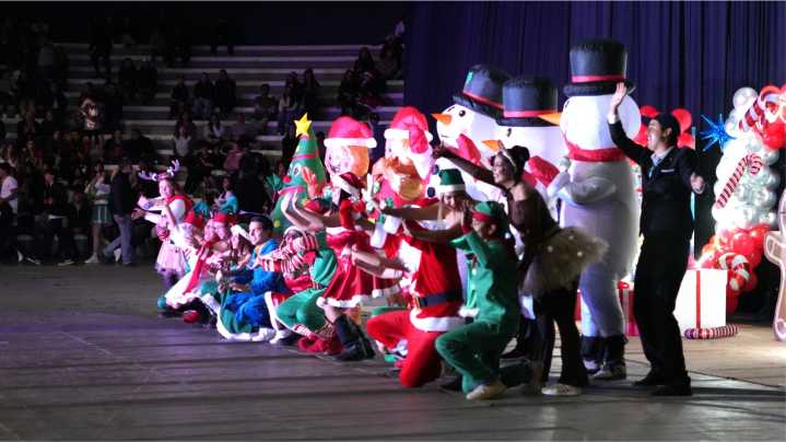 Asisten más de 1,500 personas a festival navideño de la UT Camargo