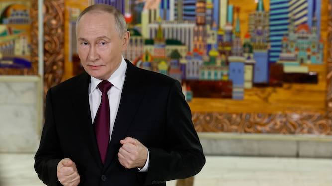 Country barely occupying fifth of Ukraine threatening war on Europe