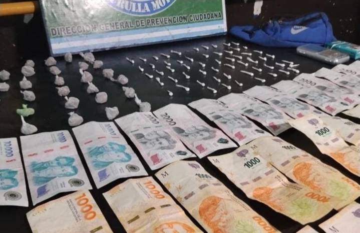 Sorprenden a un adolescente comercializando drogas