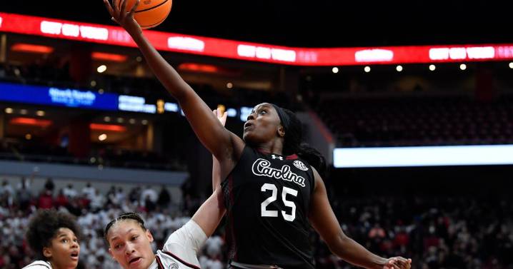 Madina Okot's double-double lifts No. 3 South Carolina over No. 22 Louisville 79