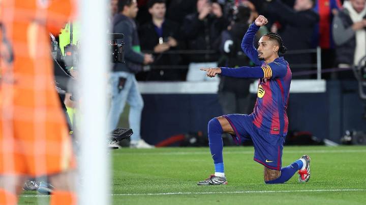 El Barça se crece, gana al Atlético y refuerza su liderato