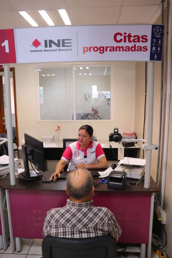Invita INE a renovar credencial para votar
