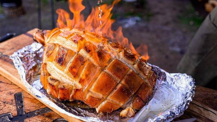 Cómo preparar Pernil de cerdo para Navidad: la receta jugosa y con una costra crocante llena de sabor