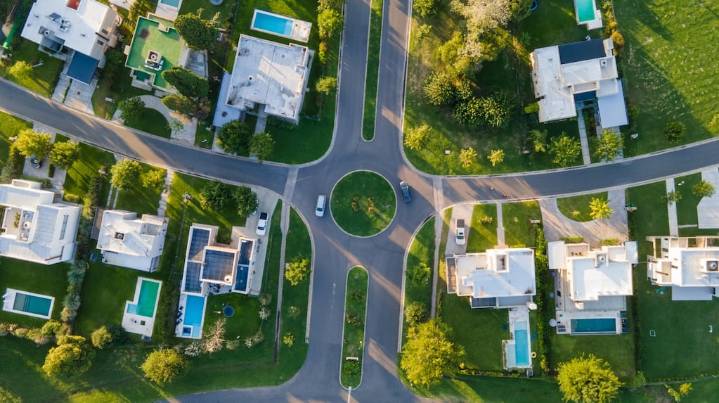 El Gobierno les quitó los subsidios a las tarifas a la luz y al gas a más de 2800 usuarios y avanza en el cambio de esquema para 2026