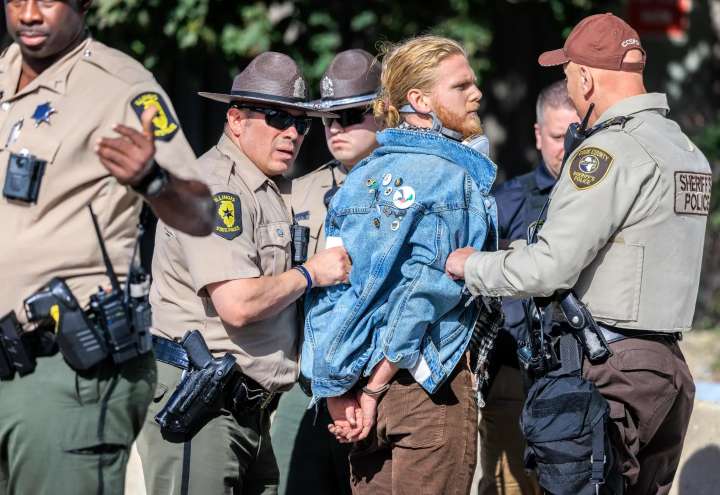 ICE detuvo a más de 75.000 migrantes sin antecedentes