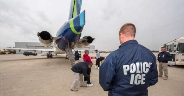 EE.UU. destina 140 millones de dólares a una flota de Boeing 737 para deportar inmigrantes