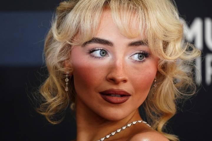 La Casa Blanca responde a Sabrina Carpenter con clip de SNL tras su rechazo al uso de su canción