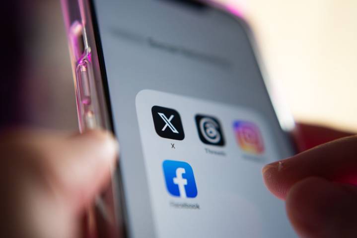 Canadians could be required to share social media at U.S. border