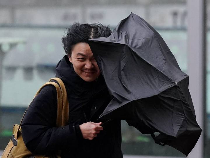 Amber weather warning in force as heavy rain raises flood risk