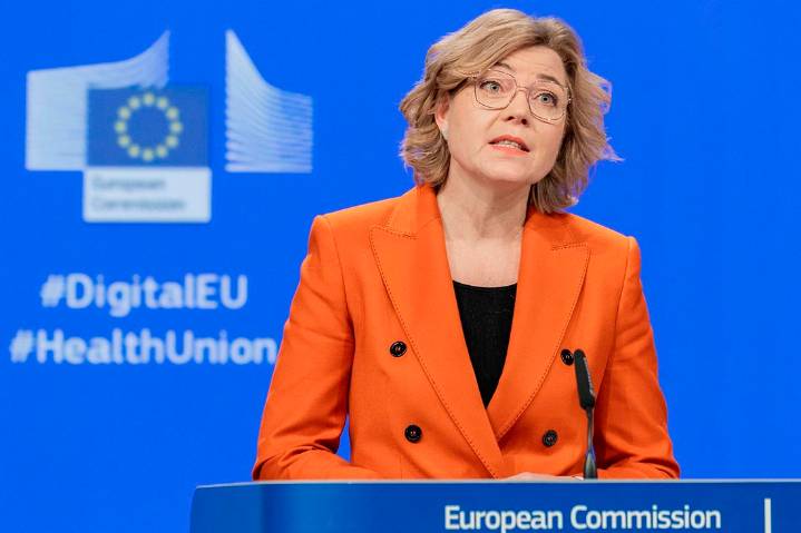 Bruselas multa a X con 120 millones por engañar a sus usuarios con la marca azul de verificación