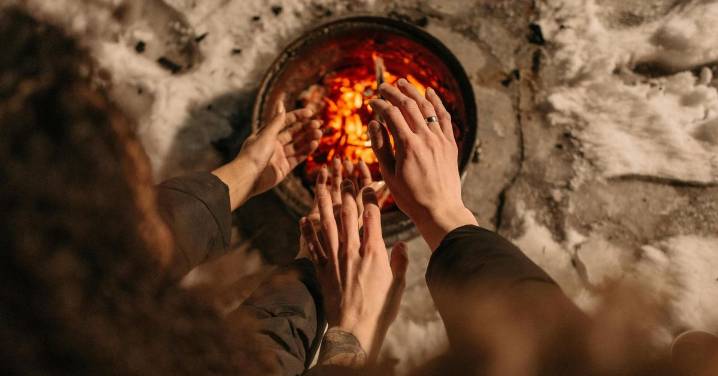 Protege tus manos del frío en todo momento gracias a los calentadores más top para este invierno