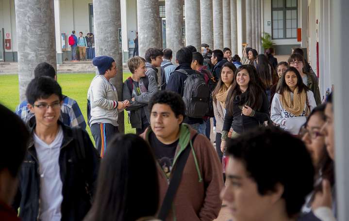 Juventudes en Perú: crisis, expectativas y realidades