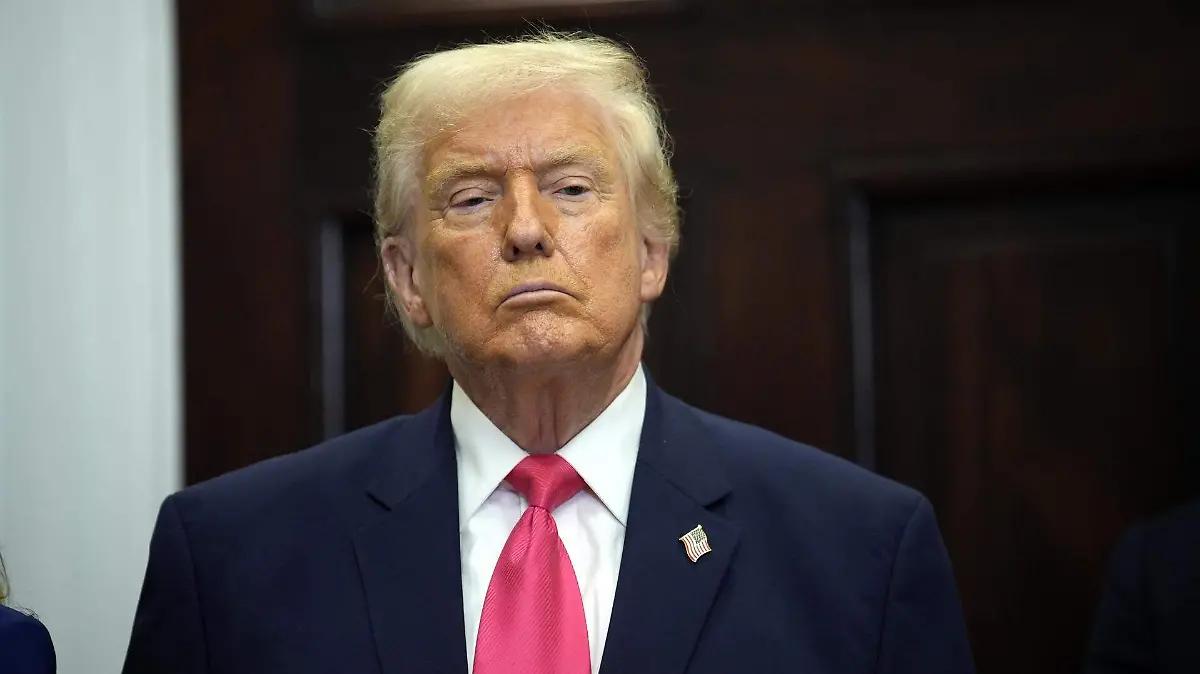 Trump sugiere que dejará expirar el T-MEC y buscará un nuevo acuerdo con México y Canadá