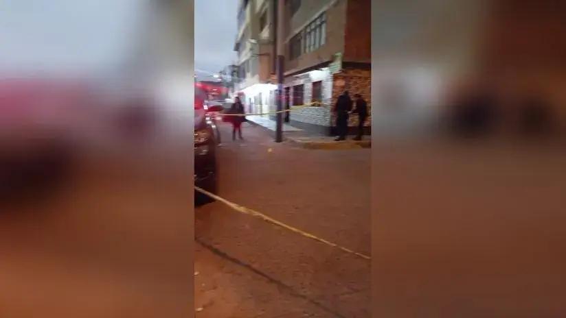 Un taxista es atacado a balazos por dos delincuentes en el Callao [VIDEO]