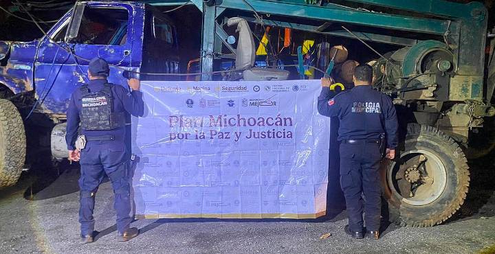 Asegurados 4 vehículos y madera, tras denuncia en Pátzcuaro: SSP