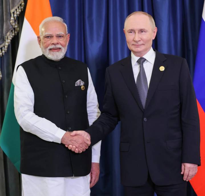 Russian president Putin arrives in Delhi on 2